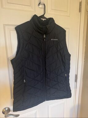 Women’s Columbia Black Quilted Insulated Vest
